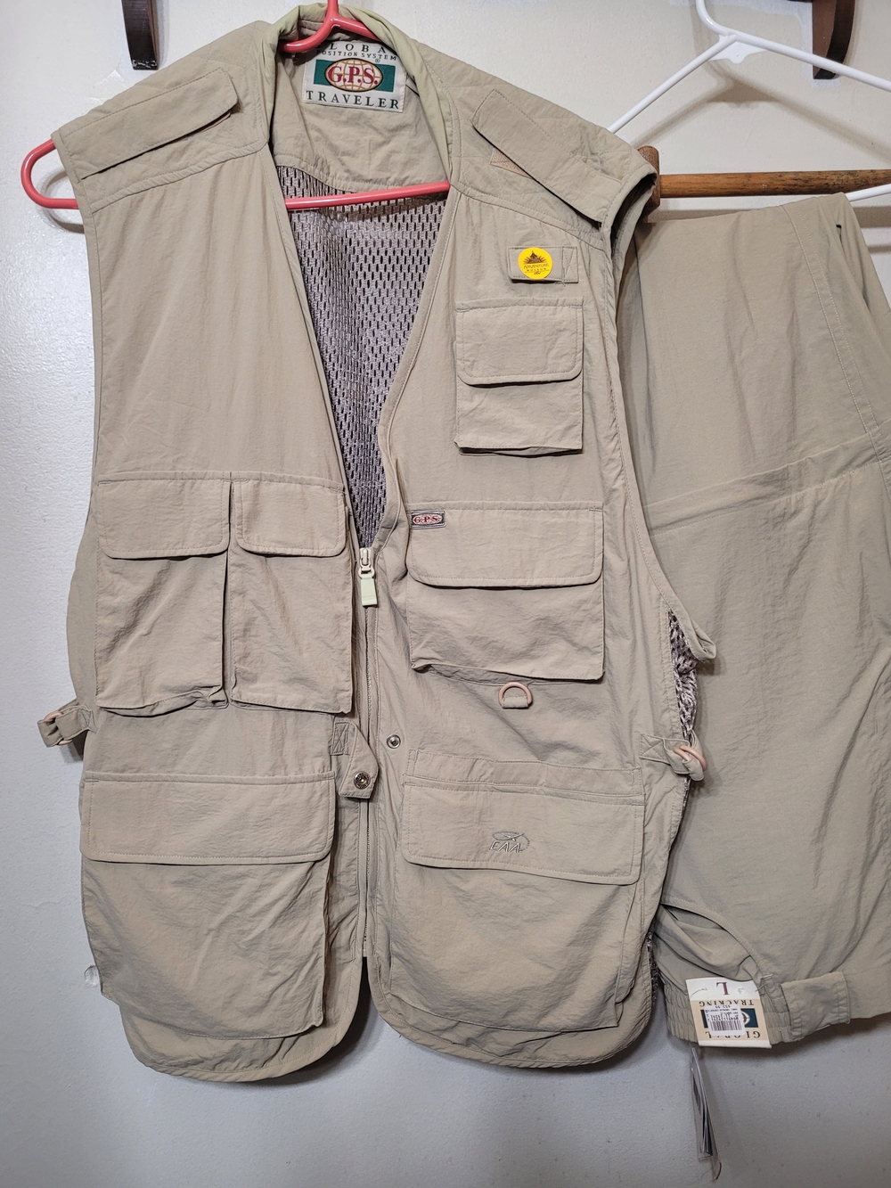 Mens GPS Global Traveler Fishing Vest XL And Pants L Vest Worn Once Pants NWT